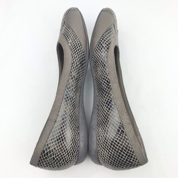 Trotters SHARP Brown Leather Faux Reptile Design Cushioned Slip On Ballet Flat - Picture 7 of 16